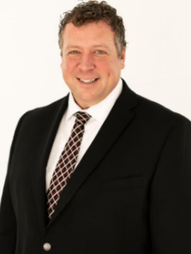 About Greg Stellhorn