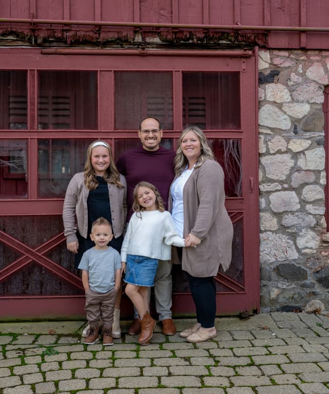 About Kim Hillebrand