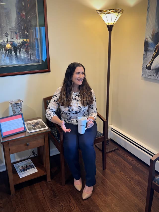 Who is Joslyne the Financial Advisor?