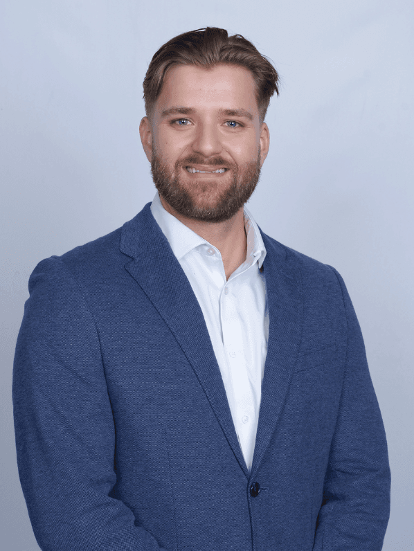 Justin Kelly, Insurance Associate