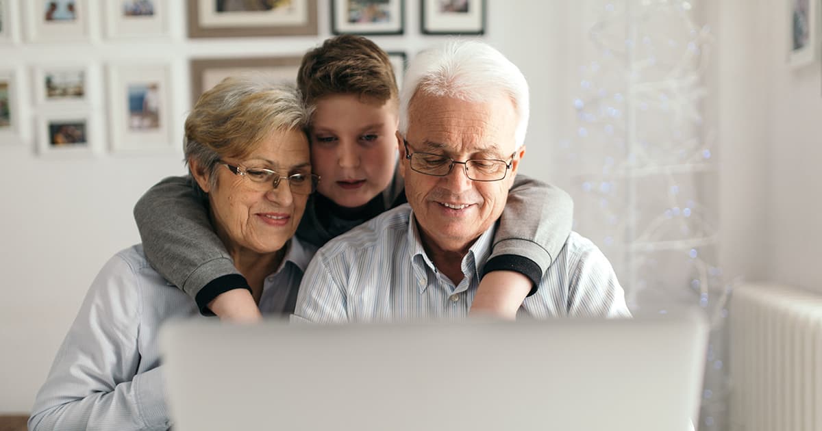 Smart Strategies for Grandparents Funding College Costs