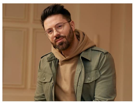 Home For The Holidays: A Virtual Christmas Concert featuring Danny Gokey image